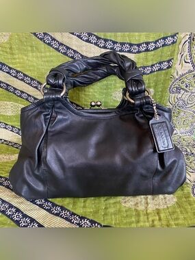 Y2K Coach 13437 Black Parker Kisslock Leather Hobo Satchel Handbag Quiet Luxury